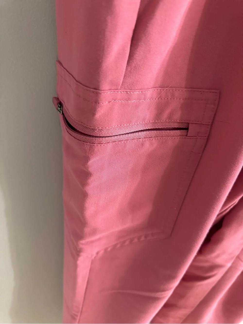 FIGS Rare Peace Out Breast Cancer Dusty Rose Zamora Jogger Set S - Picture 10 of 10